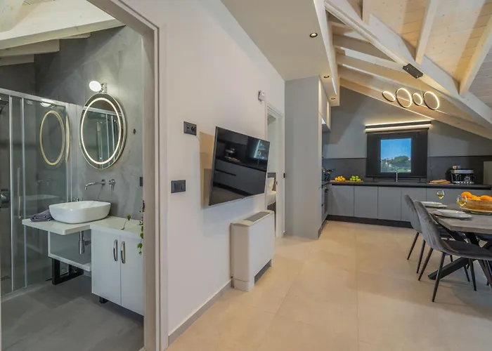 Maistrali Loft Apartment *